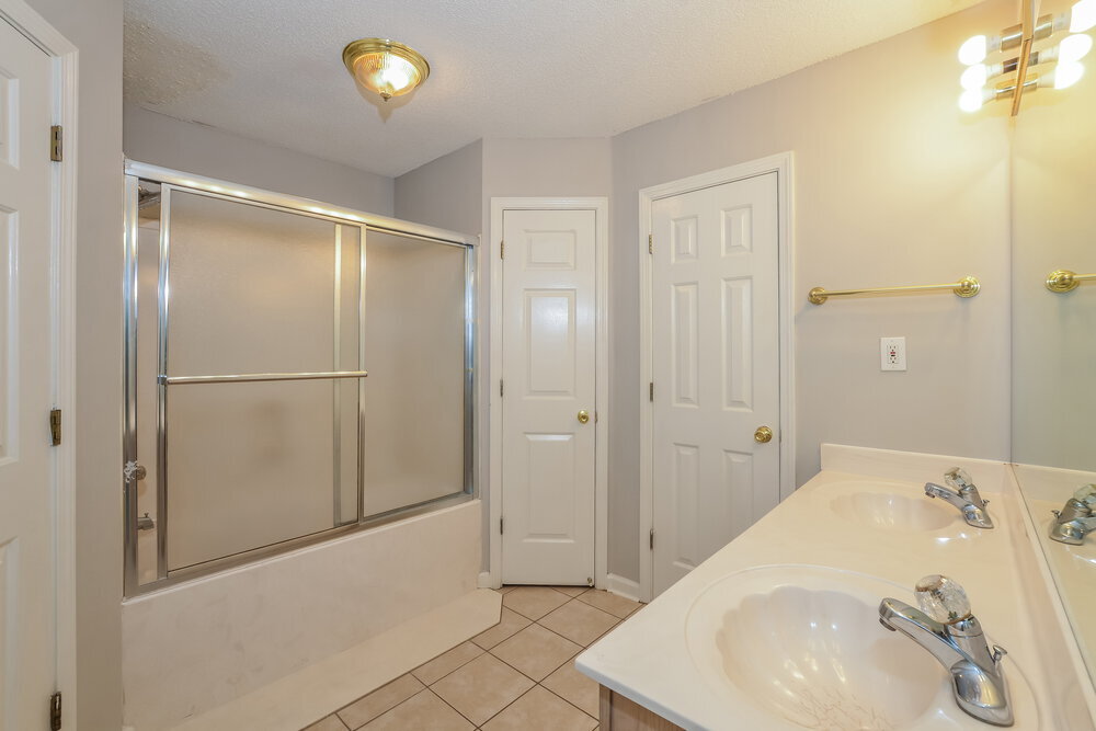 Building Photo - 6967 Naples Dr