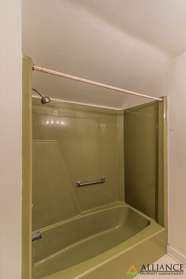 Building Photo - Sixteenth St. 328 N.