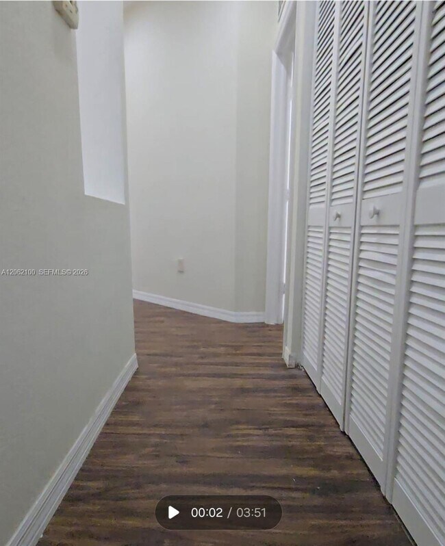 Building Photo - 4917 SW 141st Ave