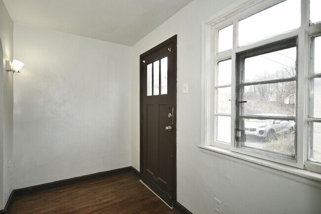 Building Photo - 1243 Evans St