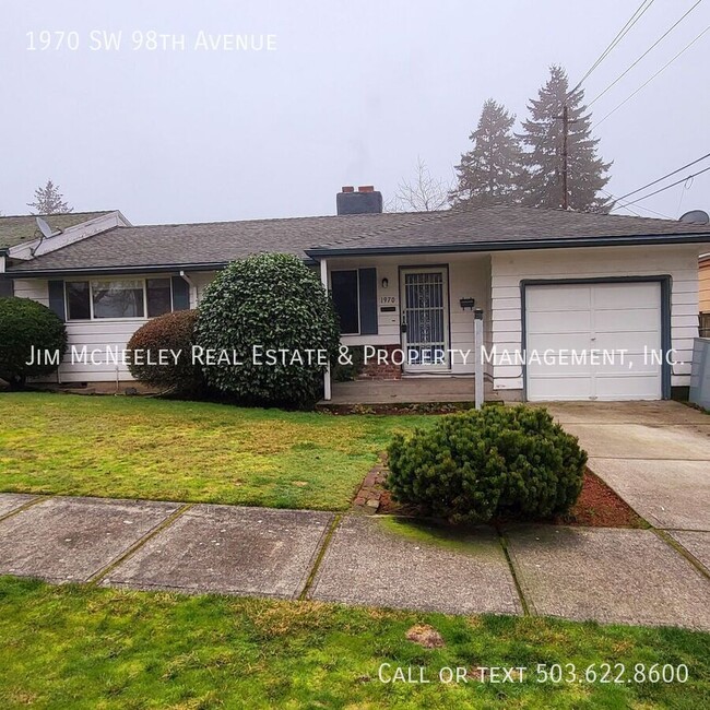 Primary Photo - Remodeled 2-Bedroom Duplex with Bonus Room...