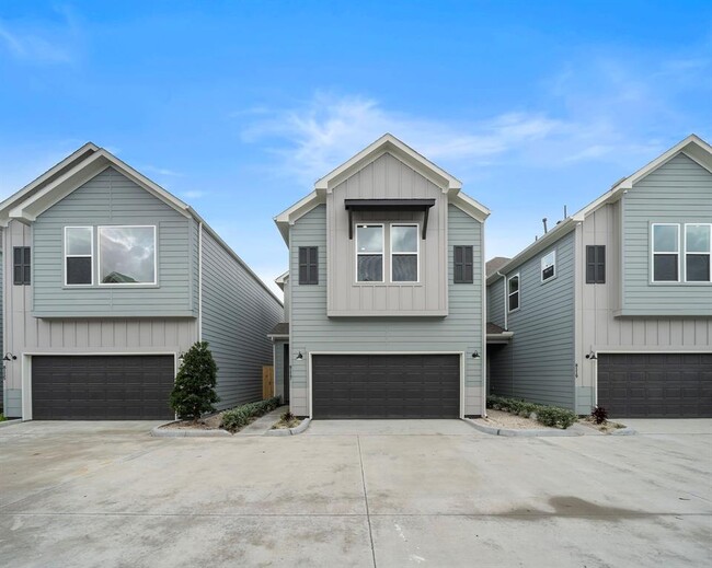 Building Photo - 8119 Esther Acres Ln
