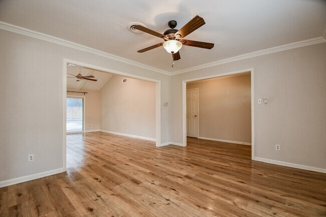 Building Photo - 10706 Inwood Dr