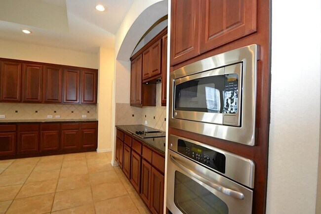 Building Photo - 6606 Cadogan Ct