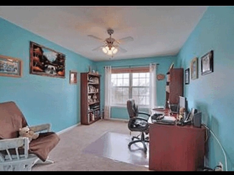 Building Photo - 1020 Vanguard Dr