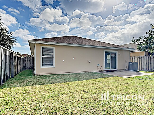 Building Photo - 3424 International Village Dr W