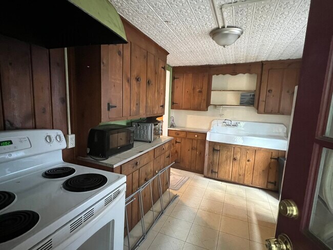 Building Photo - 203 Prospect St