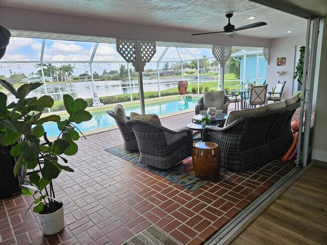 Building Photo - Annual Rental or 6+ month option - FURNISHED HEATED POOL HOME. Gorgeous 3 Bedroom, 3 Bath, 2 Car ...