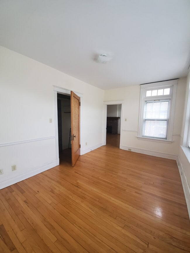 Building Photo - 5861 Nina Pl