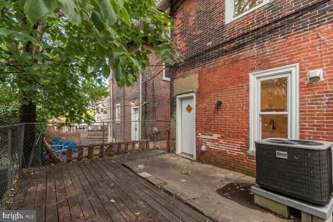 Building Photo - 3205 Winter St