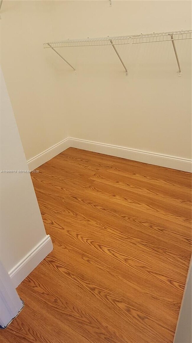 Building Photo - 4976 Leeward Ln