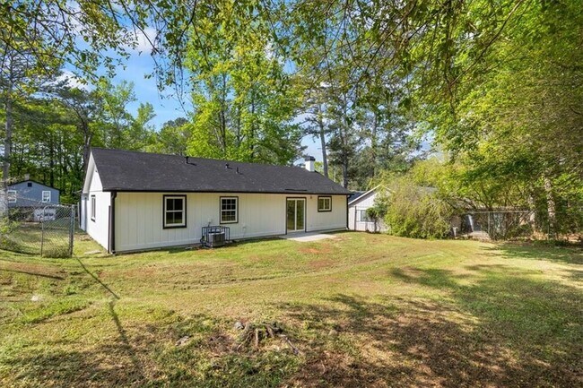 Building Photo - 5142 Huxley Rd