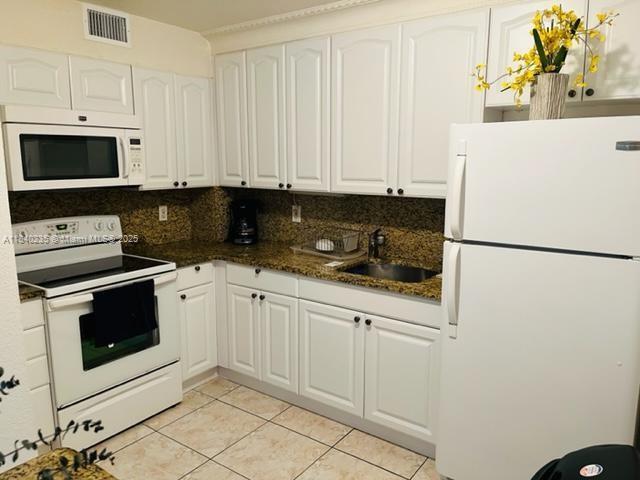 Building Photo - 401 Golden Isles Dr