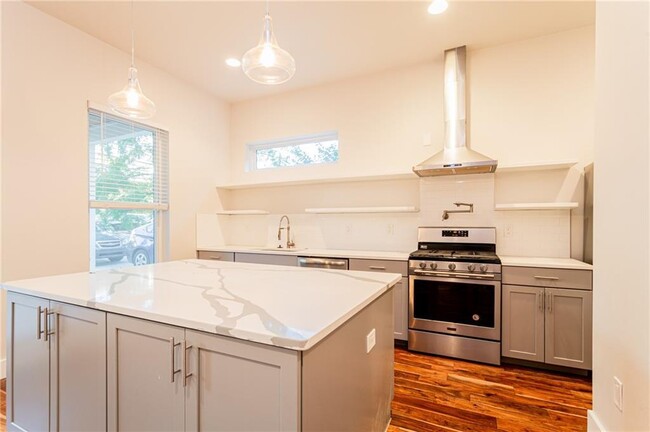 Building Photo - 2509 Del Curto Rd