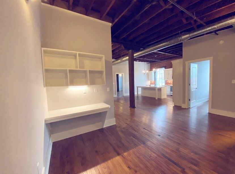 Foyer - 1200 Commerce St