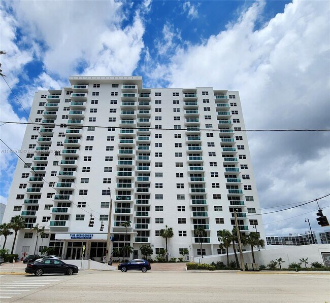 Building Photo - 3000 S Ocean Dr
