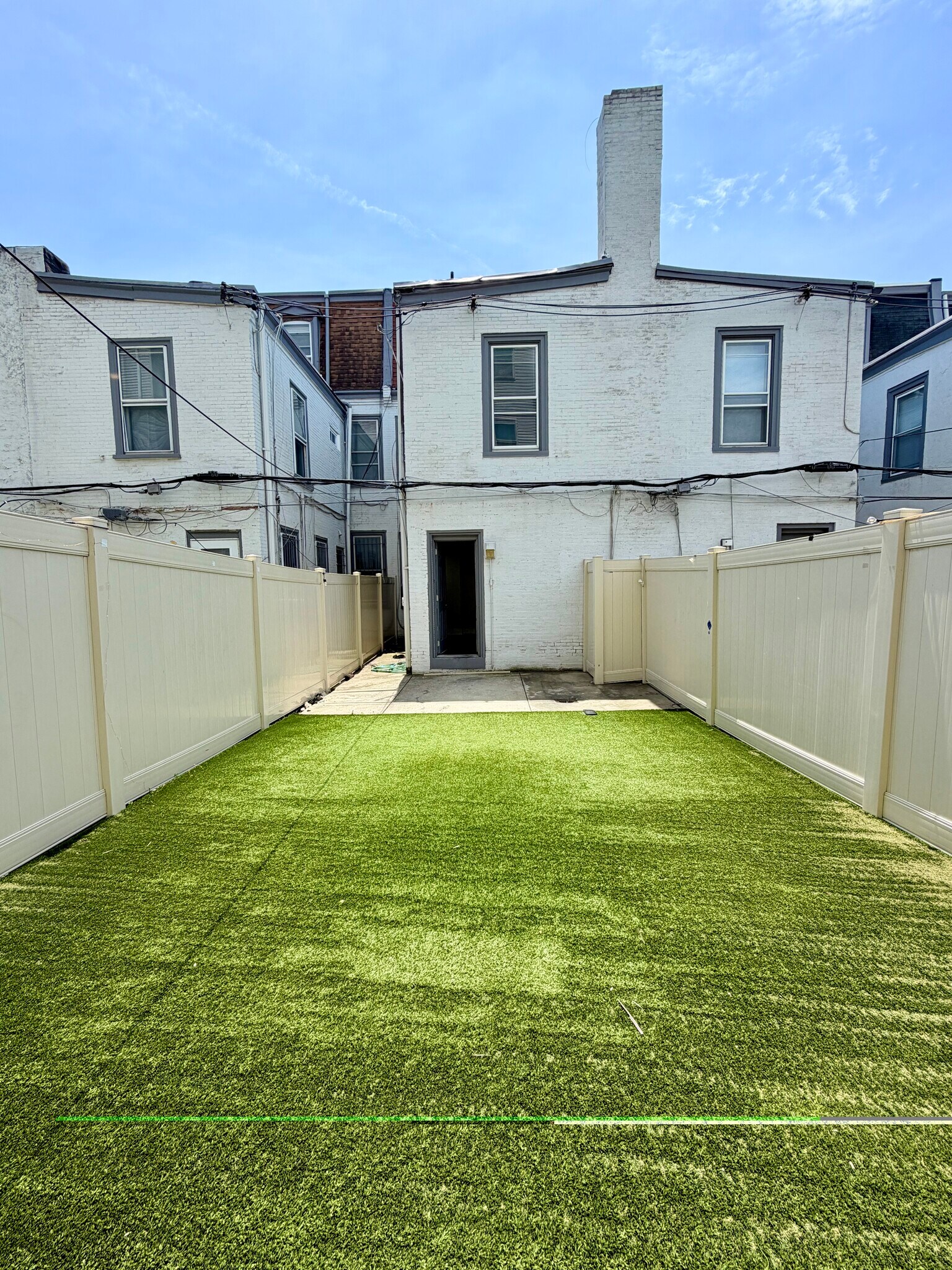 Building Photo - 4047 Sansom St