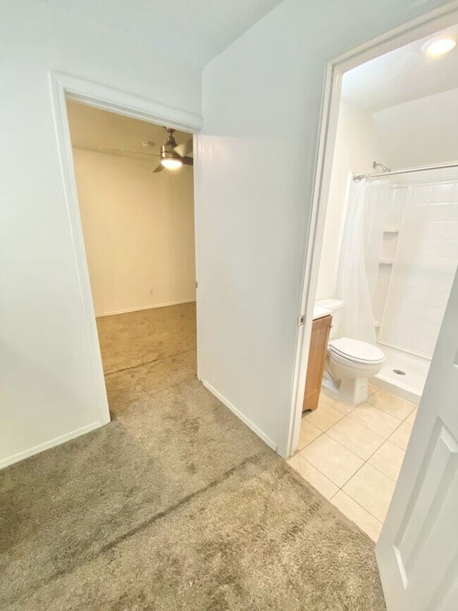 Building Photo - WATERFORD WEST CAMPUS - 4 BEDROOM - $2800