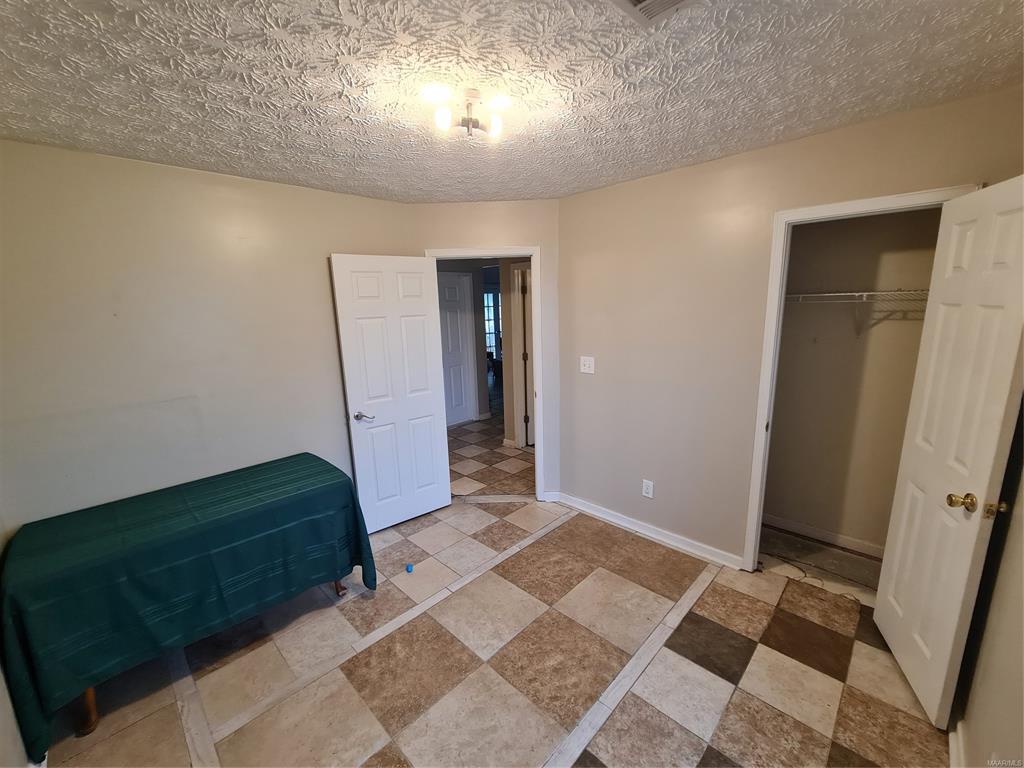 Building Photo - 123 Meadowview Dr