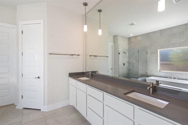 Building Photo - 9820 Grapevine Leaf Dr