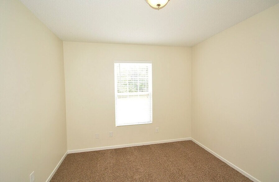 Building Photo - 6301 Monteo Ln