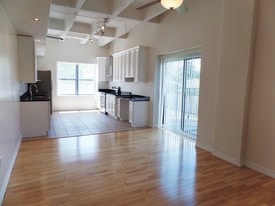 Building Photo - Gallery 3450