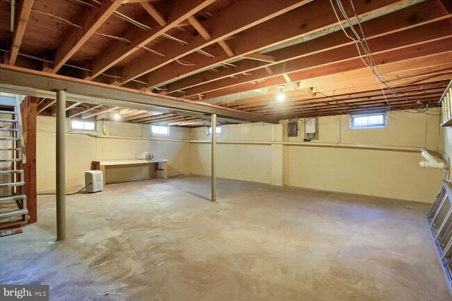 Building Photo - 107 Birch Ct