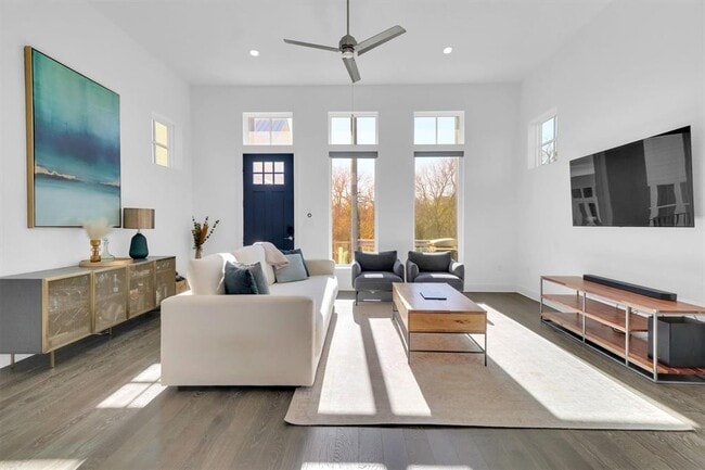 Building Photo - 4806 Olive Sparrow Dr