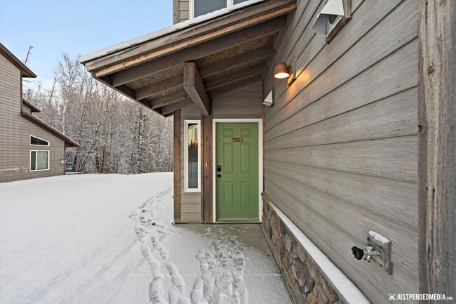 Building Photo - Timber Ridge Townhome