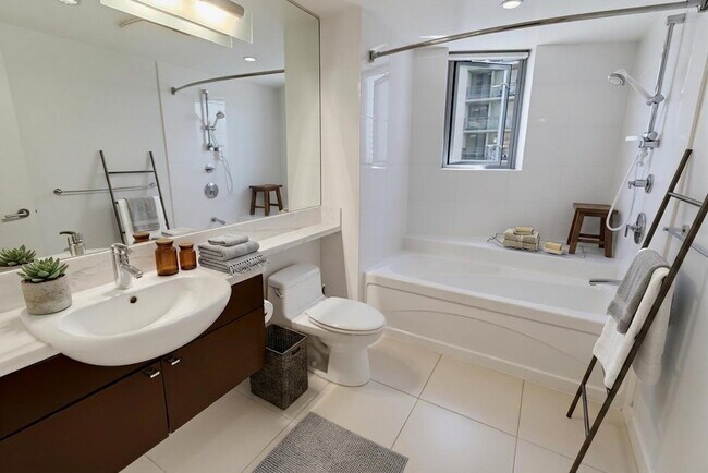 Building Photo - Skyline Views & Sophisticated Corner Living at Aria in Cortez Hill