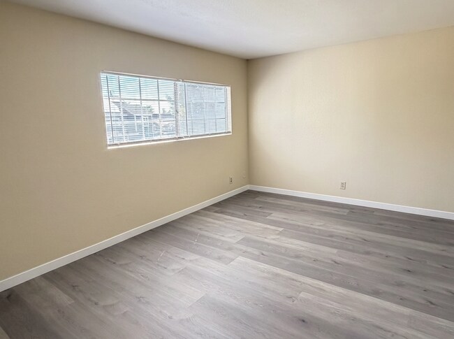 Building Photo - 2231 S Fern Ave