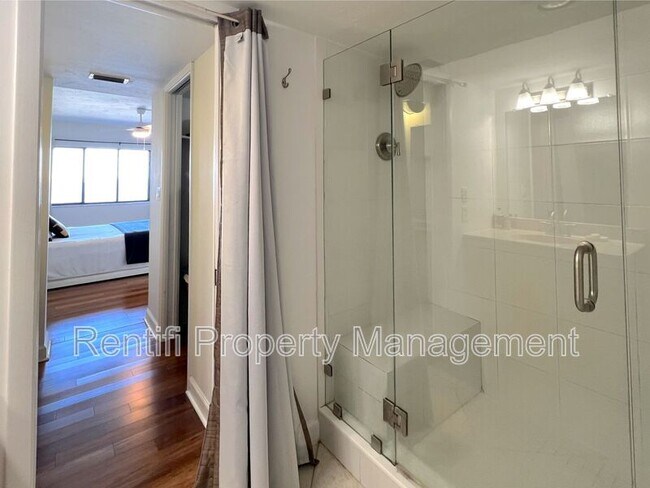 Building Photo - 2711 First Street