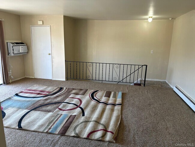Building Photo - 68 Sneden Pl