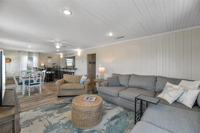 Building Photo - 4135 Fort Bend Dr