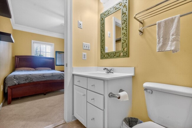 Building Photo - 401 Hilton Head Ct