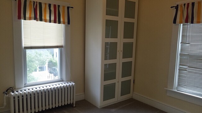 Building Photo - 26 Calvert St