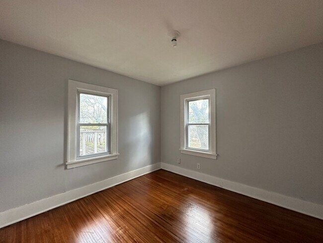 Building Photo - 229-231 Selye Ter