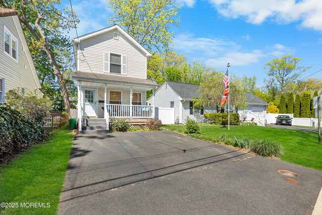 Building Photo - 105 Wayside Dr