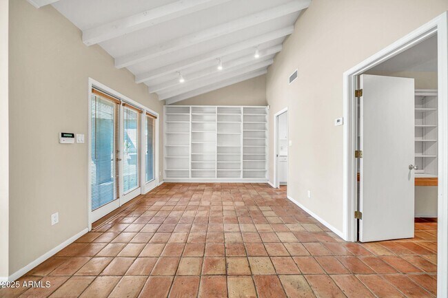 Building Photo - 4531 E Quartz Mountain Rd