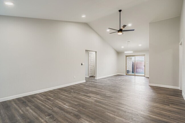 Building Photo - 3809 Misty Meadow Dr