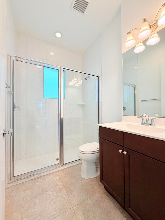 Building Photo - 2074 Dickens Terrace