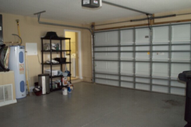 Building Photo - 6220 Hedgesparrows Ln