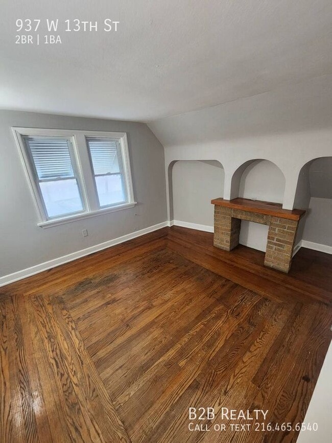 Building Photo - 937 W 13th St