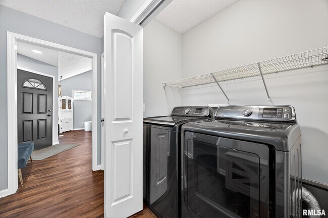 Building Photo - 2314 W Kenfield Ct