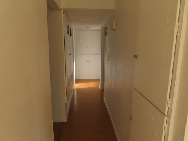 Building Photo - 10052 Kenworthy St