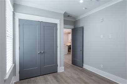 Building Photo - 8 Sanctuary Ct