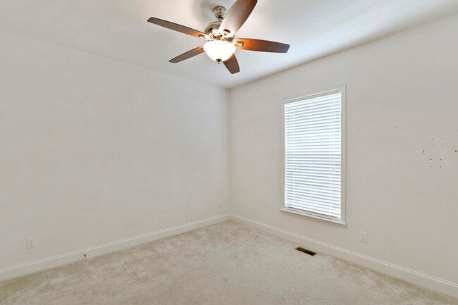 Building Photo - 609 Olde Field Dr