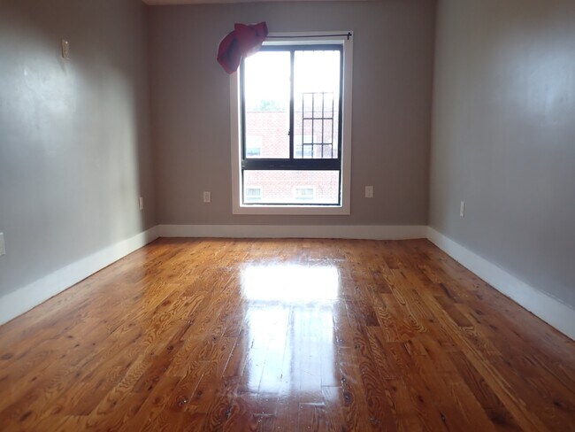 Building Photo - 203 Crystal St