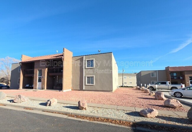 Building Photo - 502 Bell Ct