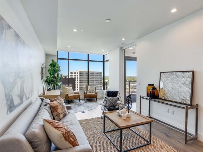 Building Photo - 501 West Ave